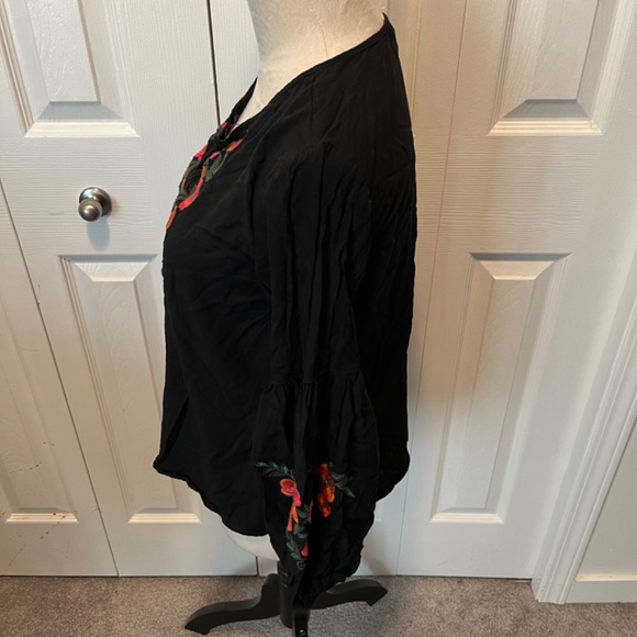 Luna Moon size M embroidered top - Picture 4 of 12